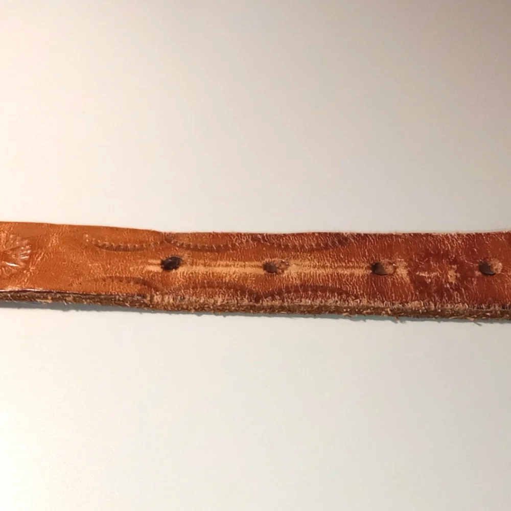 Vintage Hand Crafted Tan Western Tooled Leather Name "Mary" Women's Belt Size 32 - Picture 8 of 13